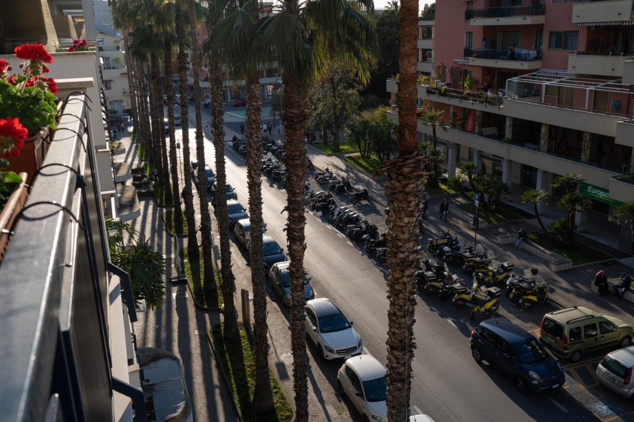 Viva Apartment Sorrento Bagian luar foto
