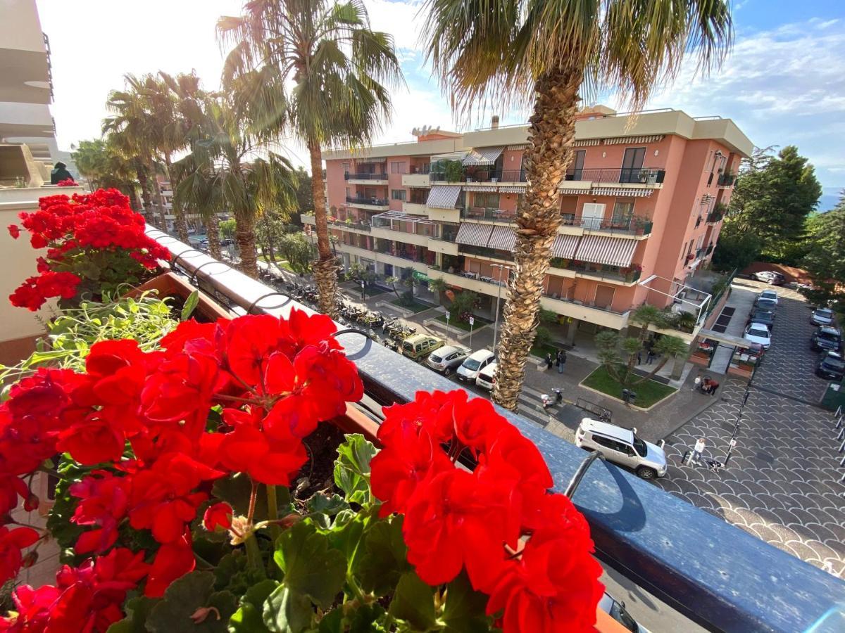 Viva Apartment Sorrento Bagian luar foto